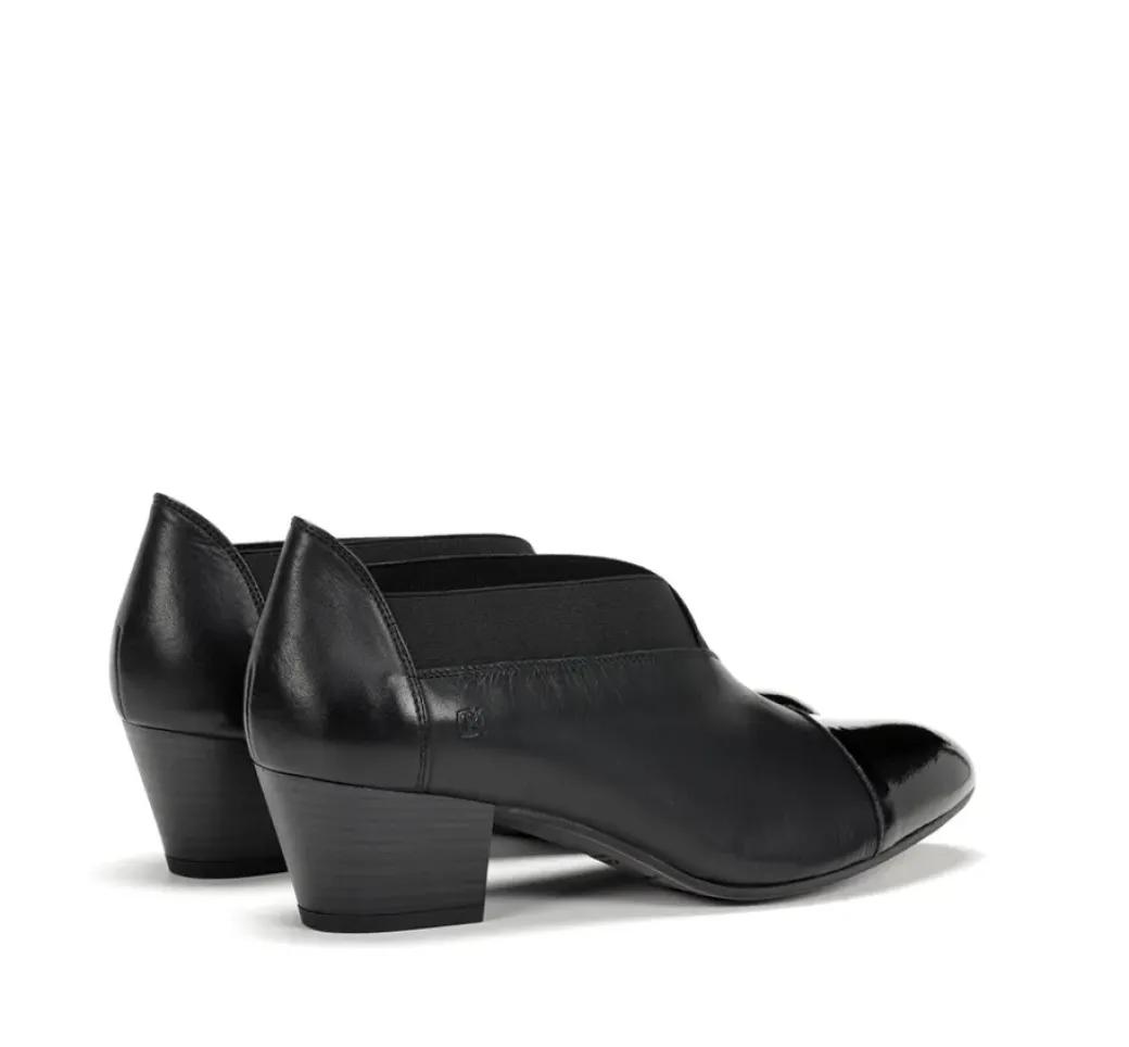 Hot Fluchos DORA D8880 Black Shoe