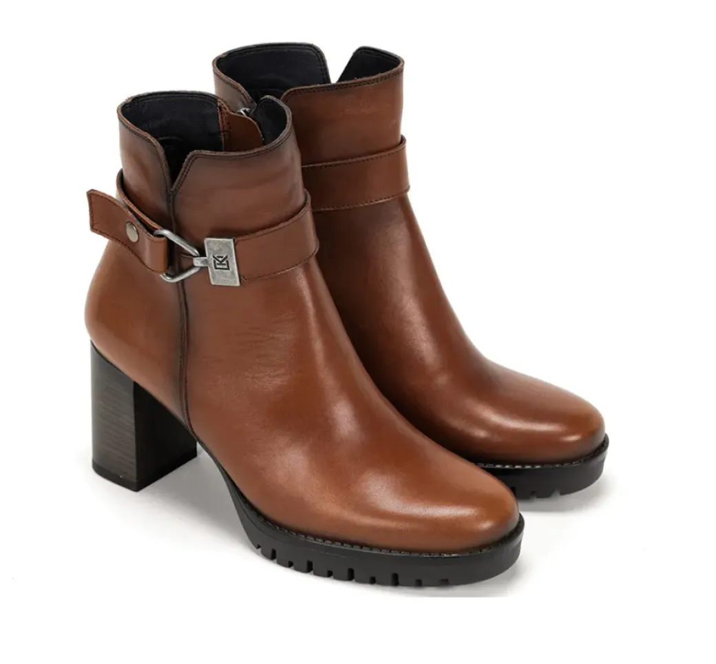 Store Fluchos EVIE D8961 Brown Ankle Boot