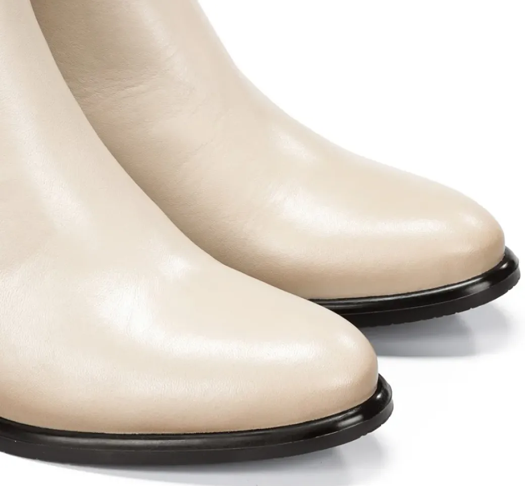 Clearance Fluchos LEXI D8606 White Ankle Boot