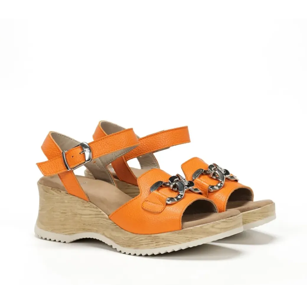 Best Fluchos UBARI D9034 Orange Sandal